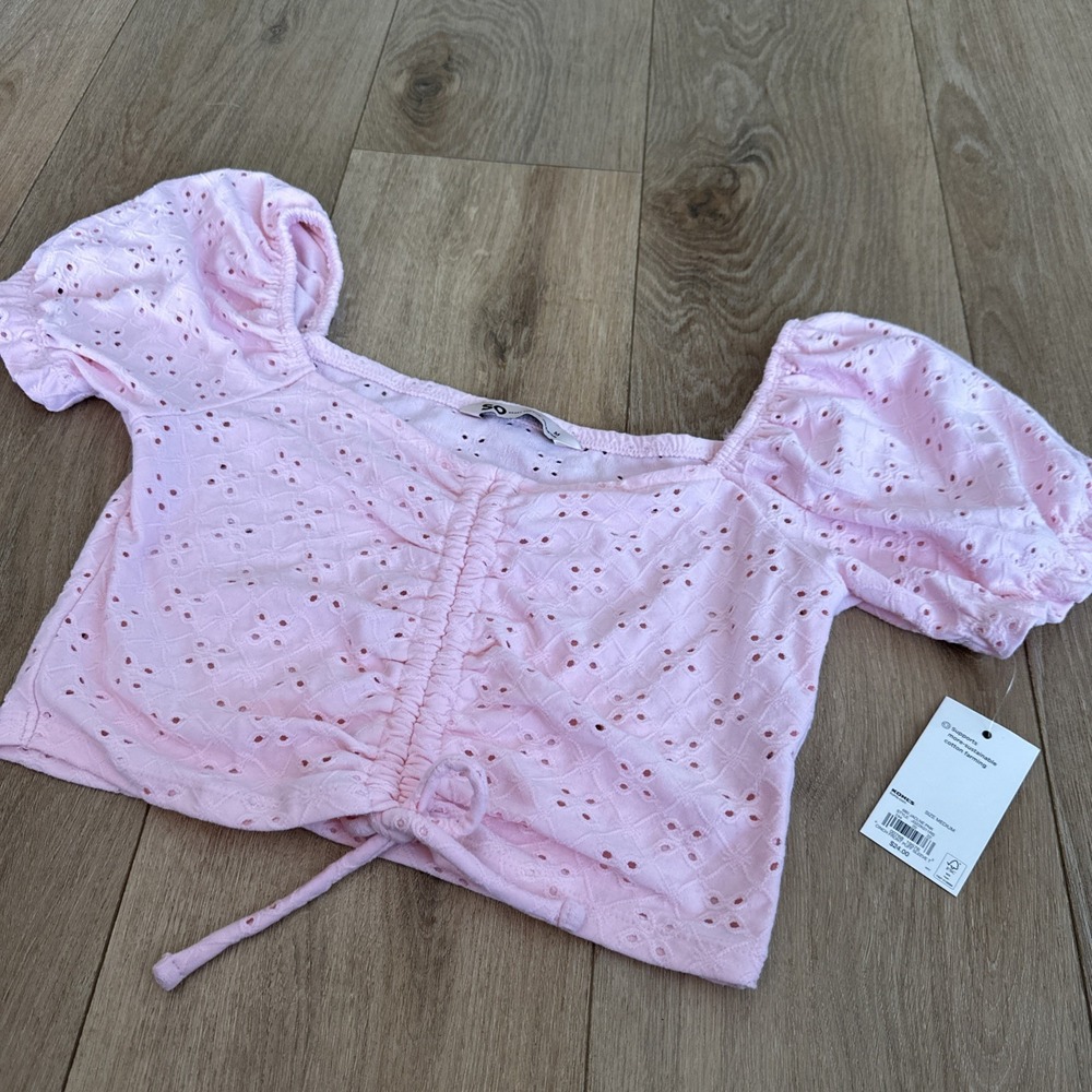 SO Junior's Cinch Front Eyelet Puff Sleeve Pink Top‎ Size Medium NEW